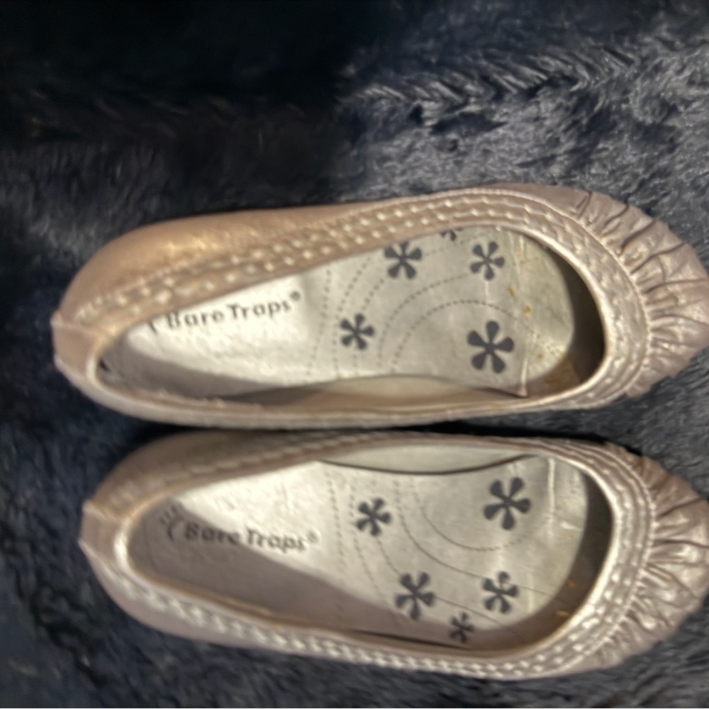 BareTraps Women's Beige Loafers
